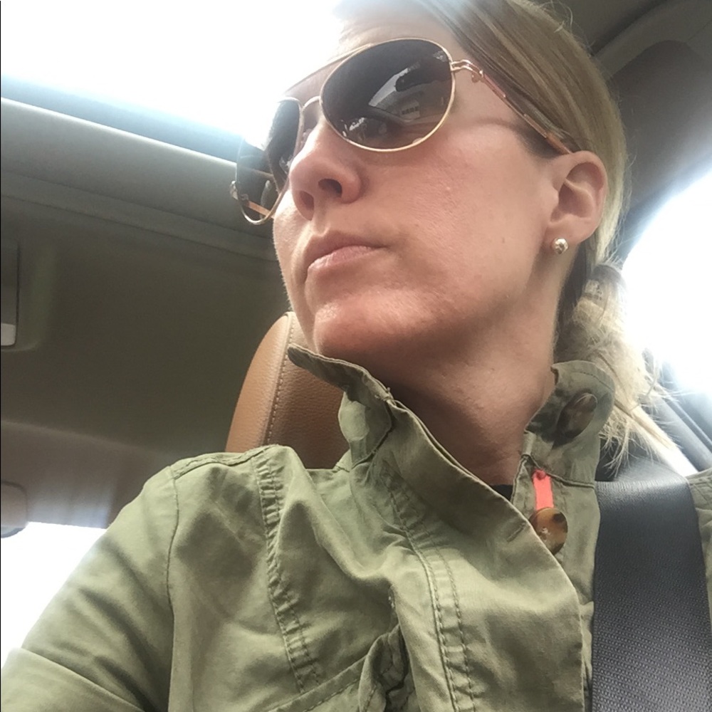 Meet your Posher, Melissa